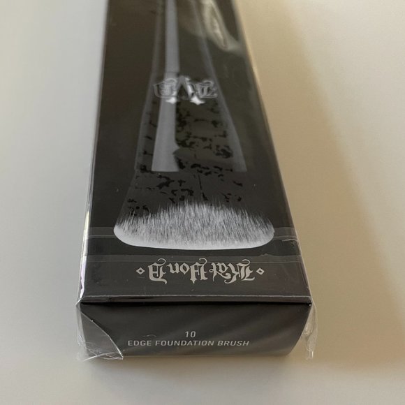 KVD Vegan Beauty Lock-It Edge Foundation Brush #10 Kat Von D NIB - Picture 5 of 5